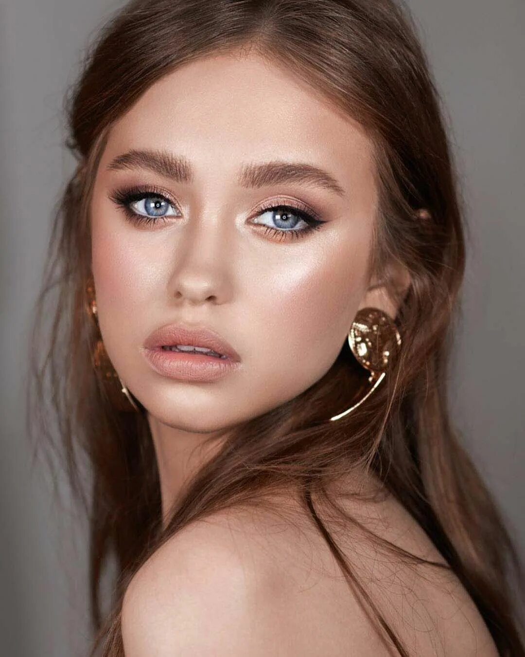 Красивый легкий макияж для подростка Bridesmaid Makeup Looks For Wedding 2024 Guide + Tips Bridesmaid makeup, Bridesm
