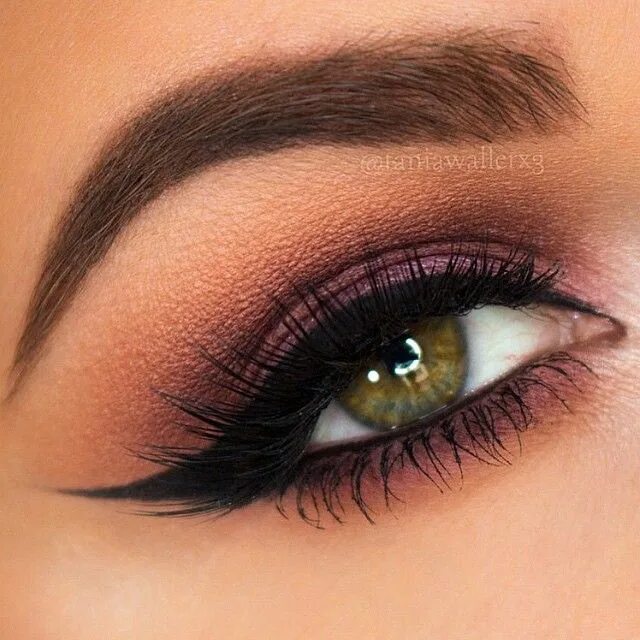 Красивый легкий макияж для зеленых глаз Tarte Cosmetics on Instagram: "tarteist clay paint liner AKA the boss of liners,