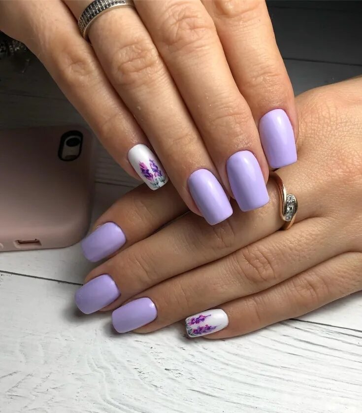 Красивый лиловый маникюр Spring lilac manicure