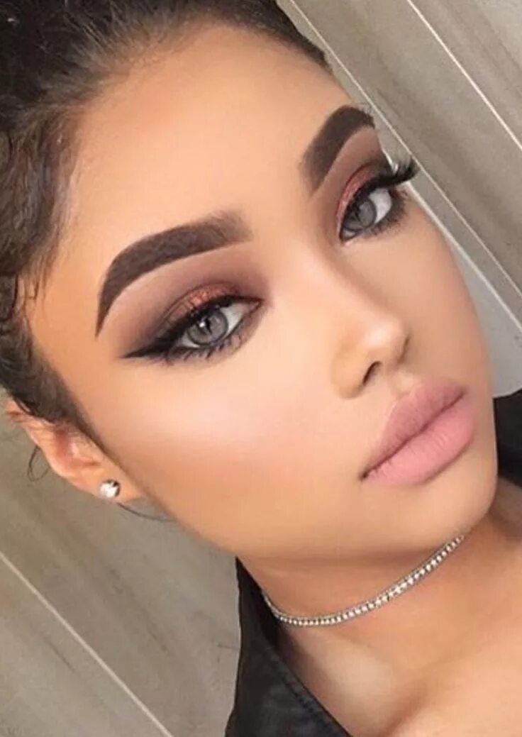 Красивый макияж 14 лет ᵛᴬᴿᵀᴬᴾ ✨ Maquillaje de ojos ahumados, Maquillaje de ojos, Maquillaje de belleza