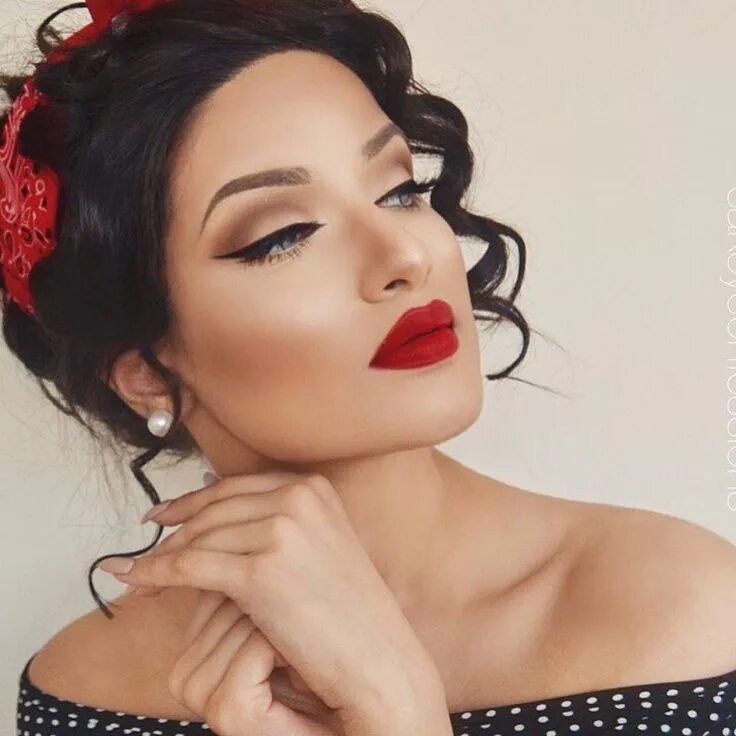 Красивый макияж 50 Morphe Brushes on Instagram: "Pin Up Girl ❤ @cakeyconfessions defined her crease