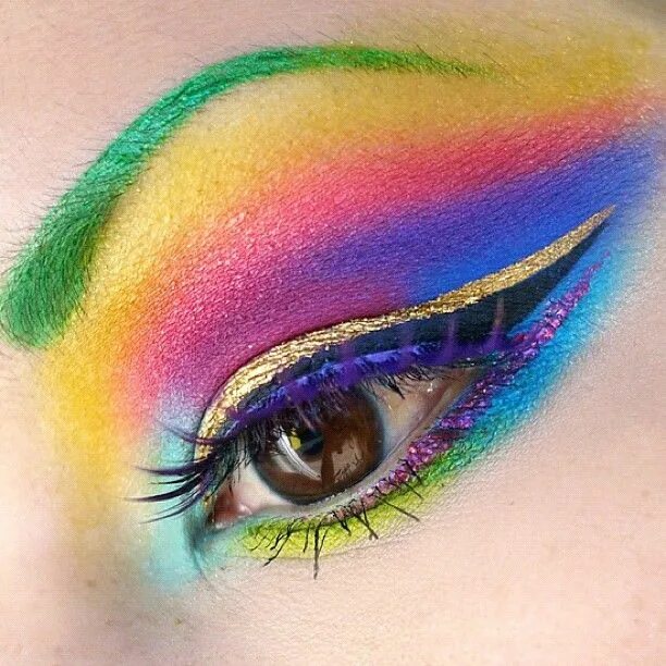 Красивый макияж 6 лет радужный Shrinkle wearing all Sugar Pill eyeshadows, Goldilux as liner, Lit Cosmetics gli