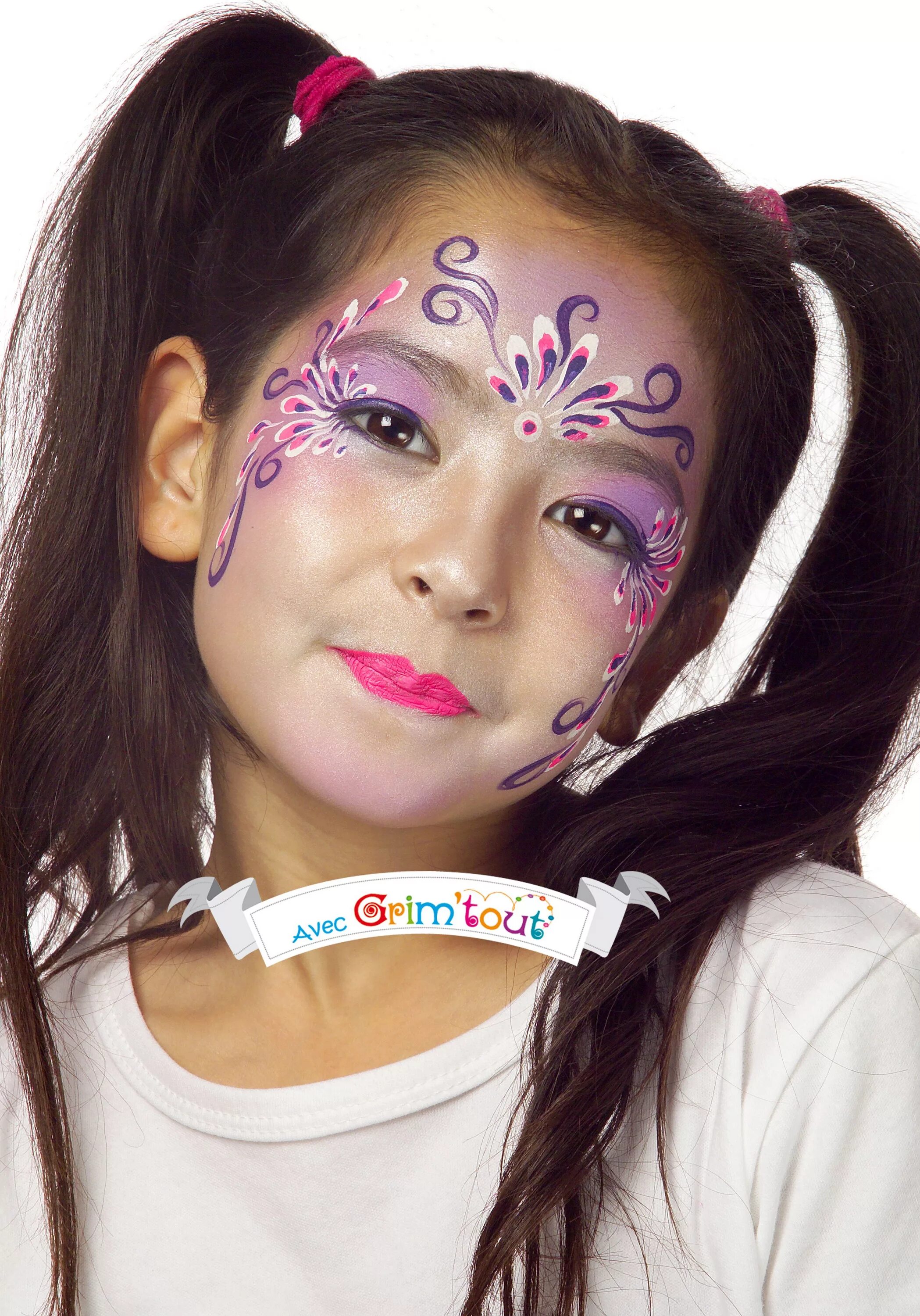 Красивый макияж аквагримом Un maquillage simple pour se transformer en jolie princesse. Maquillage carnaval