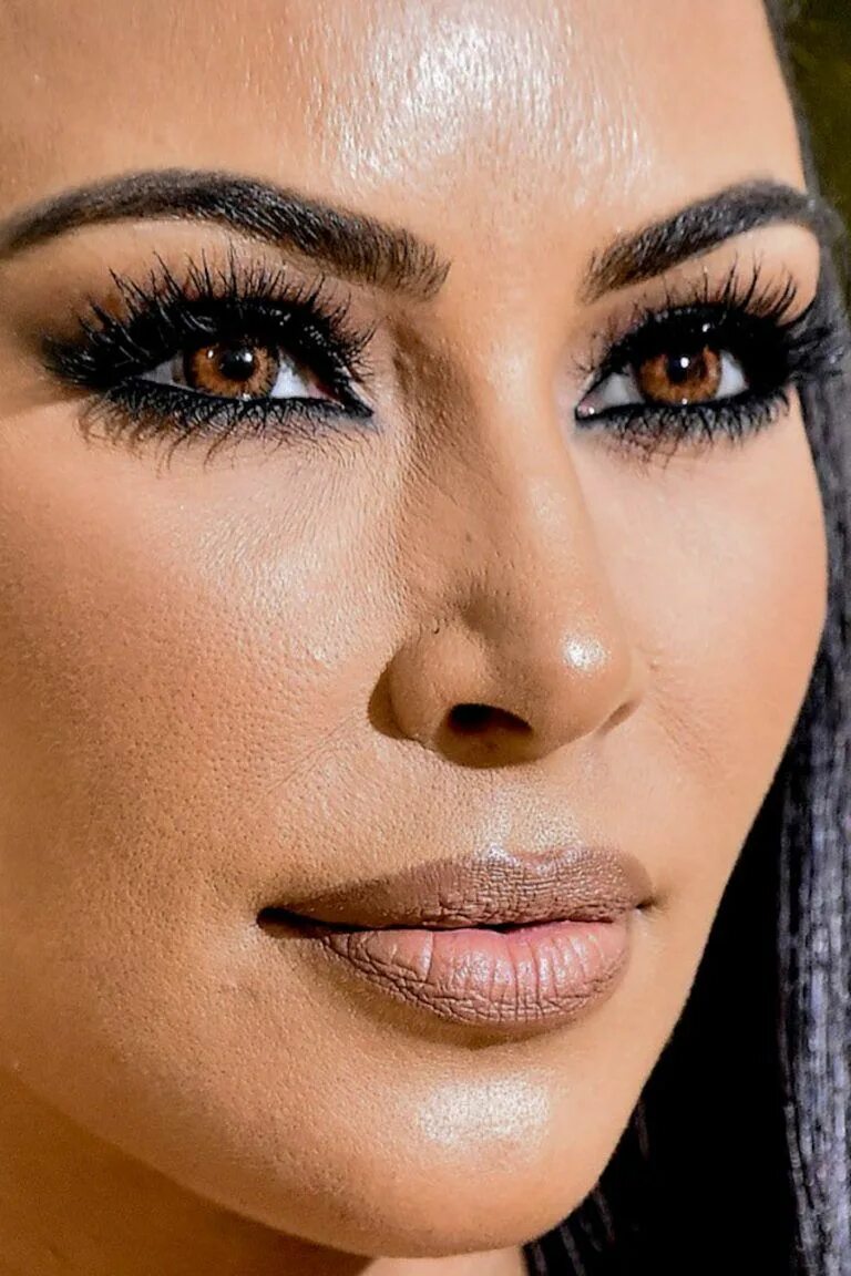 Красивый макияж без тоналки Instagram vs Reality - ces photos qu'on ne montre pas - BEAUTYLICIEUSE Kardashia