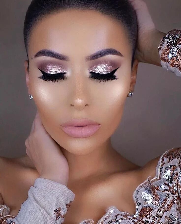 Красивый макияж блестящий Pin by Alexandra Burdge on Beauty Wedding makeup tips, Wedding makeup, Shimmery 