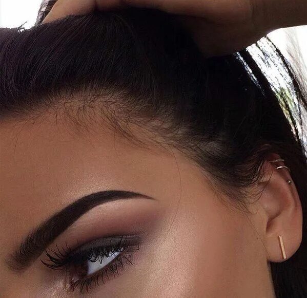 Красивый макияж брови Pin by Kelsey on Hair & Makeup. Gold bar earrings studs, Makeup, Mac pigment