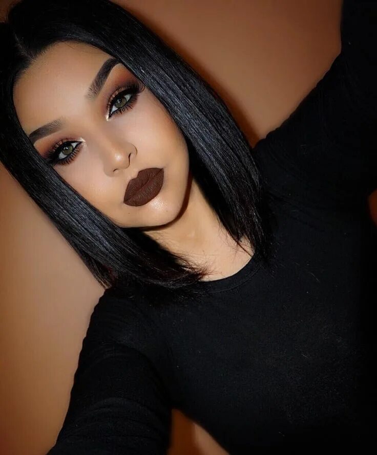 Красивый макияж черные волосы Monique Marie on Instagram: "Been feelin' like short hairs & dark lips.#KetsiaKh