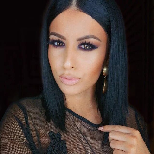 Красивый макияж черные волосы GLAMREZY ♊ on Instagram: "#selfiesondeck" Short hair accessories, Hair styles, S