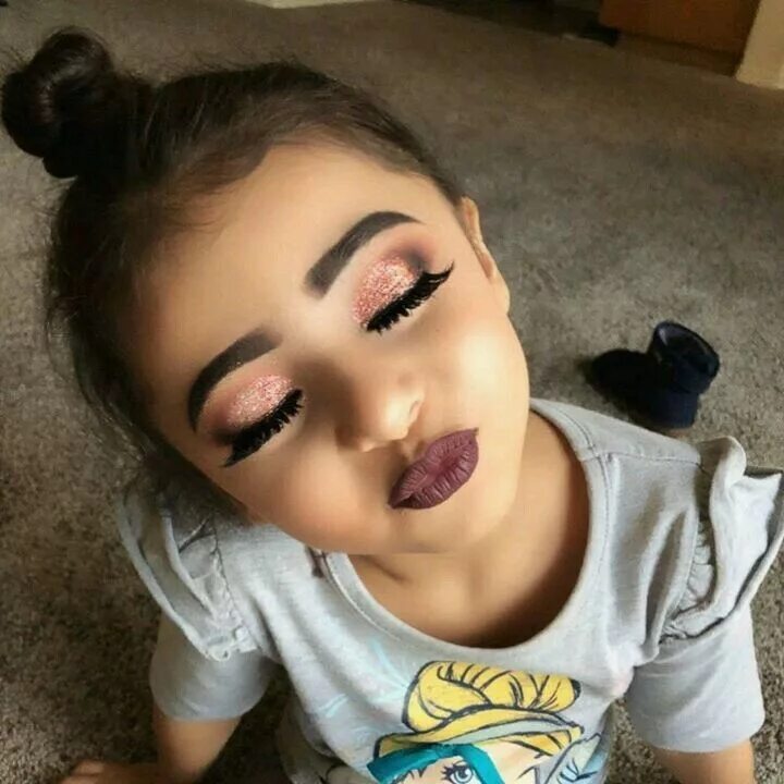 Красивый макияж для детей 8 лет Pin by Sarita on Cosas que comprar Kids makeup, Dance makeup, Eye makeup