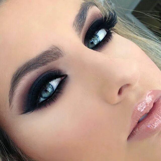 Красивый макияж для голубых глаз Pin by sonia yaman on Faces ❤ Smokey eye makeup, Makeup for teens, Best makeup p