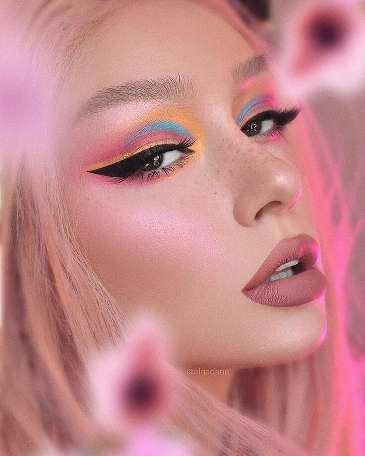 Красивый макияж эстетика The Best Pastel & Pride Eye Makeup Looks For 2020! Colorful eye makeup, Face art
