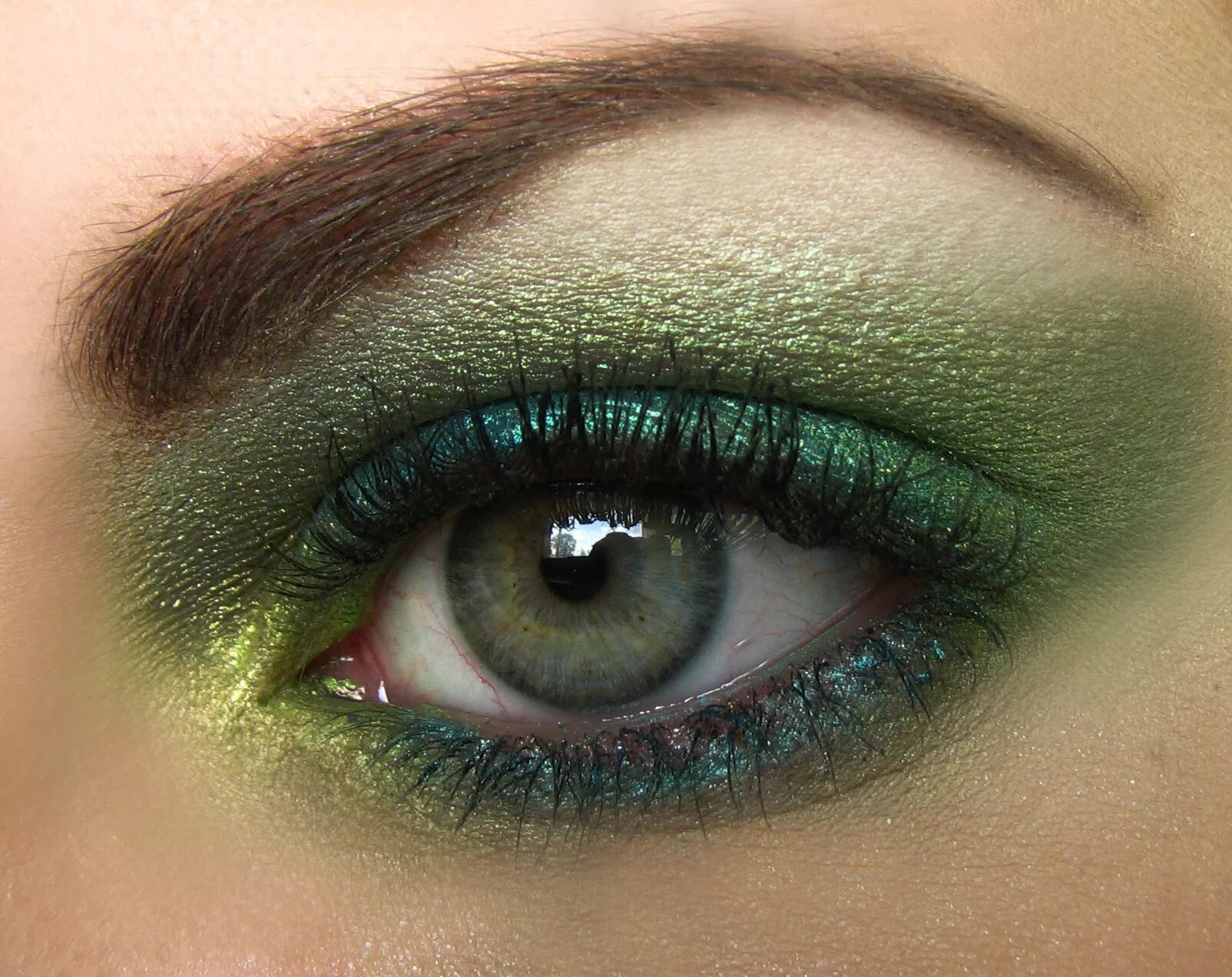 Красивый макияж фото для зеленых How to Apply Loose Powder Eyeliners in 2024 Hair colour for green eyes, Fair ski