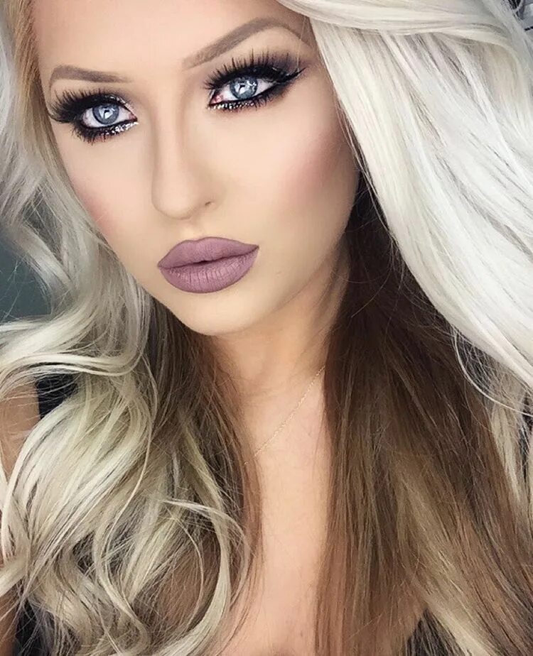 Красивый макияж фото самый шикарный для блондинок Stephanie Stipes on Instagram: "Tonight's beat Have a safe New Years everyone! B