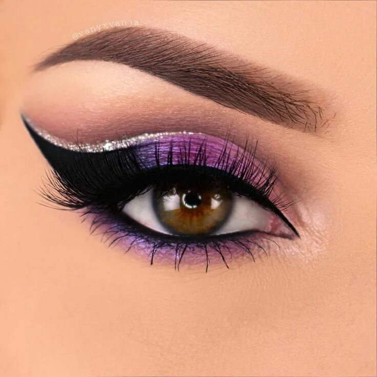 Красивый макияж глаз со стрелками See this Instagram photo by @vanyxvanja * 974 likes Eye makeup, Eye makeup tutor