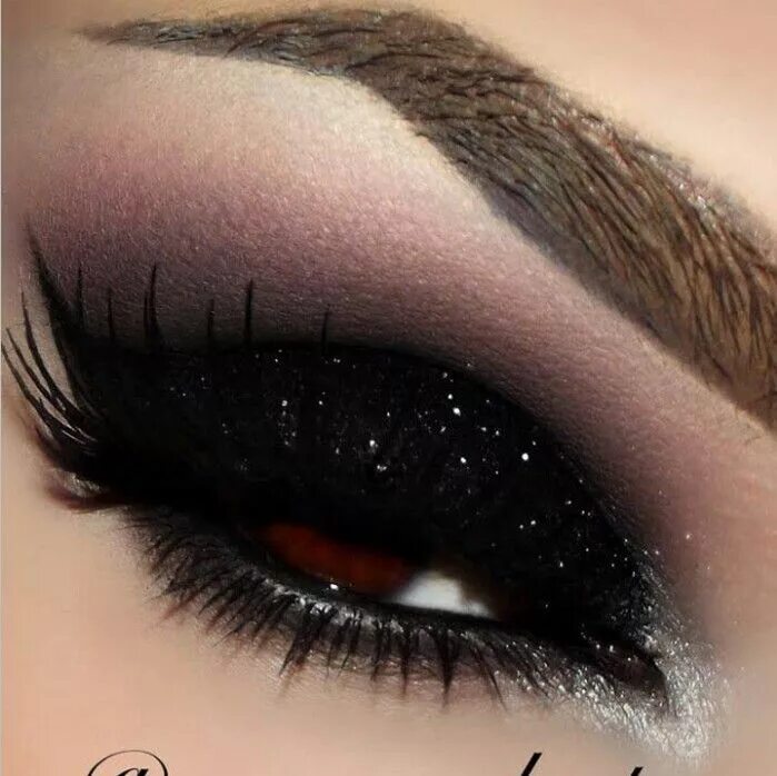 Красивый макияж глаз тенями Eye Black eye makeup, Glittery eye makeup, Angel makeup
