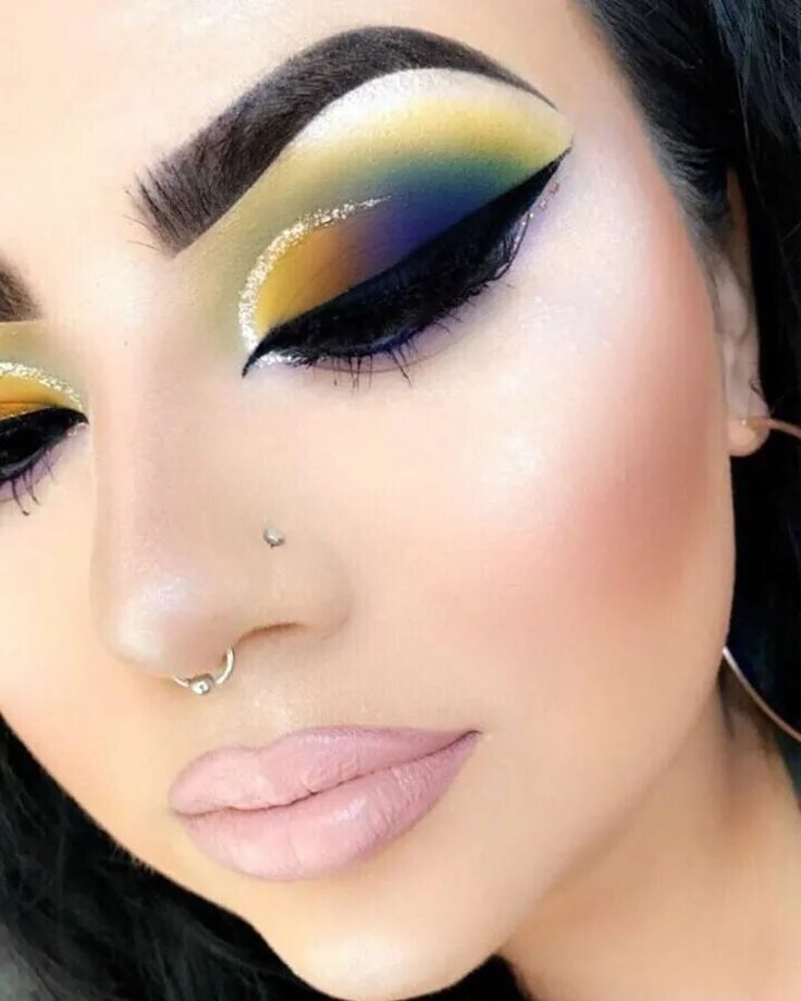 Красивый макияж глаз видео Make Up Tips : WHITE GOLD PRESSED GLITTER MAKEUP BY @beautyby_sonyamargaret LOVE