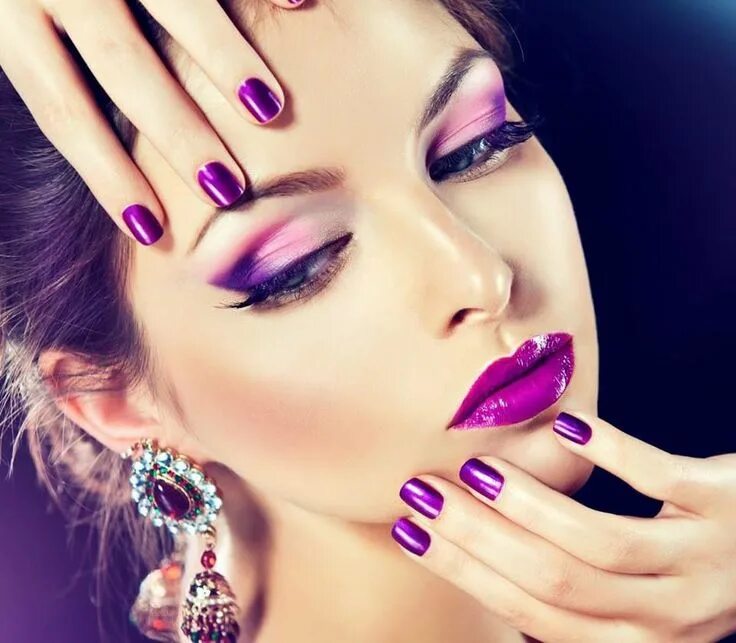 Красивый макияж и маникюр Pin by JS Young on That FACE is BEAT!!! Purple manicure, Makeup trends, Portrait