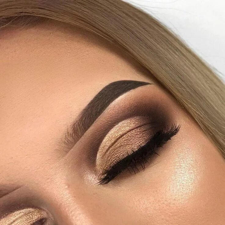 Красивый макияж коричневыми тенями Discover more about face makeup #eyemakeupremover Bronze smokey eye, Smokey eye 