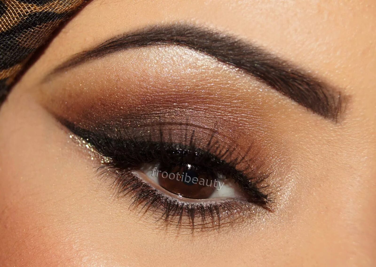 Красивый макияж коричневыми тенями Eye Makeup Brown Smokey