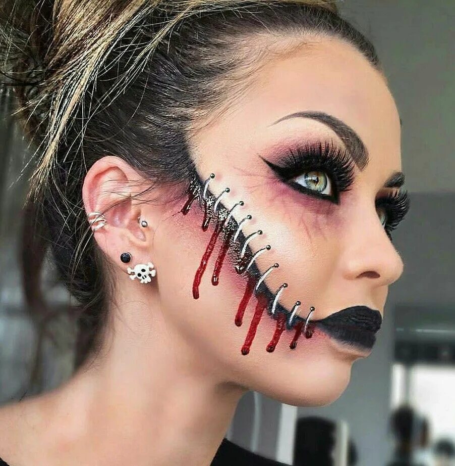 Красивый макияж на хелуин Pin on ☠ ɧąℓℓσщεεŋ ☠ Halloween costumes makeup, Creepy halloween makeup, Hallowe