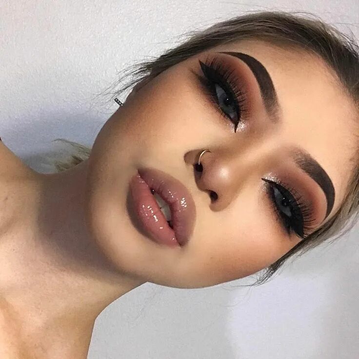 Красивый макияж няшки 6,386 Likes, 72 Comments - Gigi Ng. (@gg_luxious) on Instagram: "Stay G l o s s 