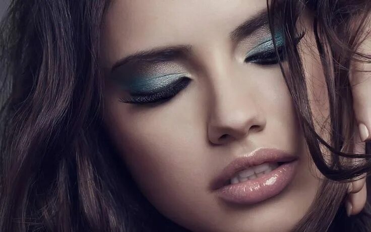 Красивый макияж песня Adriana Lima Sombras de ojos, Sombras para ojos cafes, Maquillaje para morenas