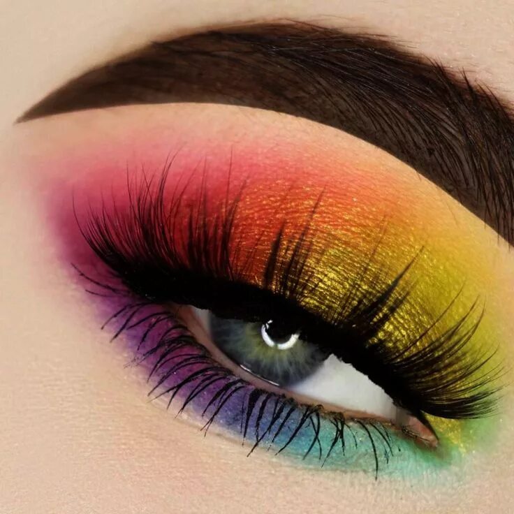 Красивый макияж радужный Makeup Geek Makeup following Cute Eyeshadow For Brown Eyes. Makeup Mirror beneat