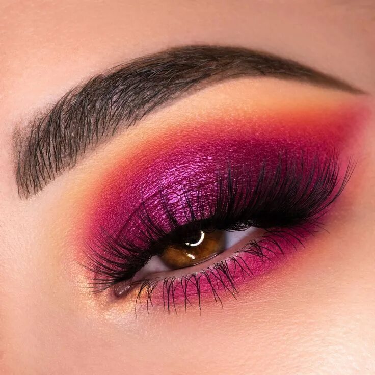 Красивый макияж розовыми тенями Maroon Eye Makeup Eyeshadow makeup, Creative eye makeup, Colorful eye makeup