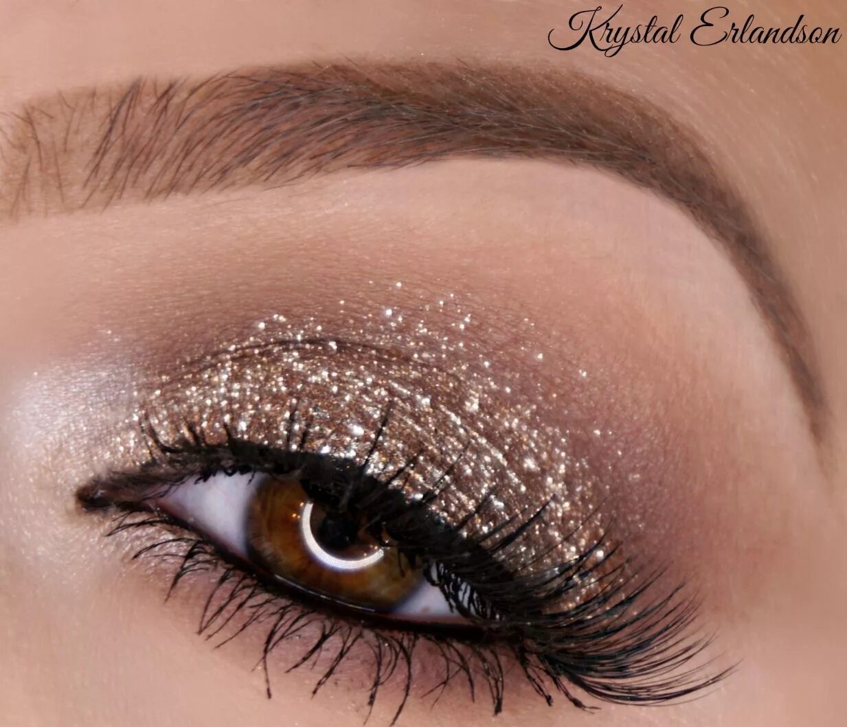 Красивый макияж с блестками glitter is stila magnificent metals glitter eyeshadow and smokey storm Eye makeu