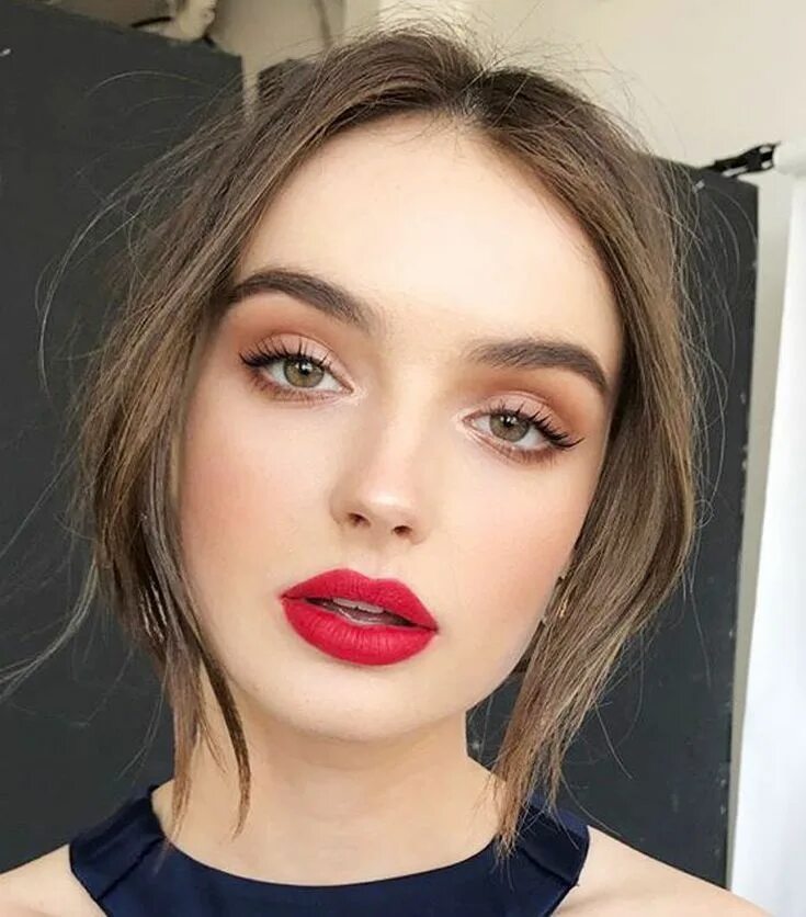 Красивый макияж с красной помадой The 35 Best Makeup Looks for Spending the Holidays at Home Holiday makeup looks,