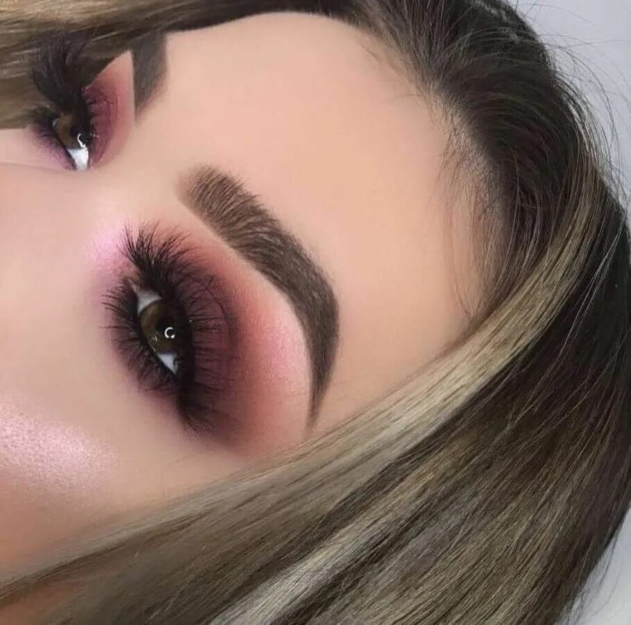 Красивый макияж с нарощенными ресницами Brown smokey eyes with a touch of plum look fabulous on brown eyes. #eyemakeup #