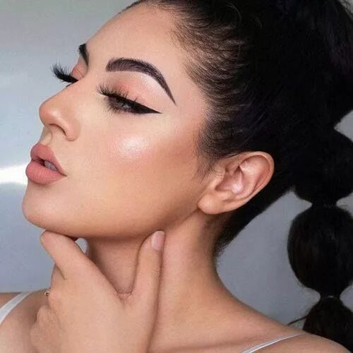 Красивый макияж со стрелками фото Winged Eyeliner Tips and Tricks