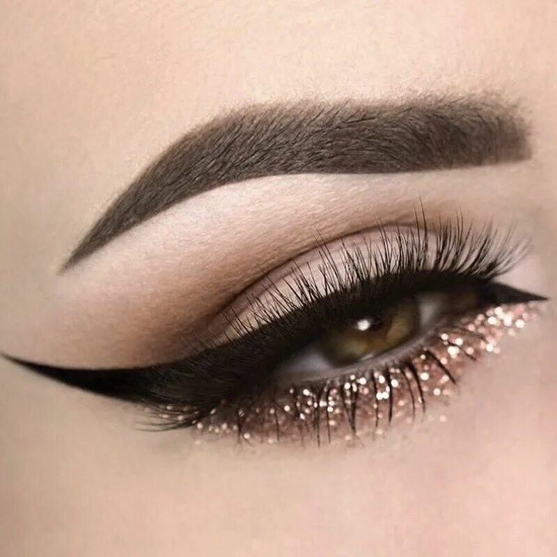 Красивый макияж стрелки фото Achieve this seductive #eyemakeupinspo by applying your VANI-T Mineral Colour Cr