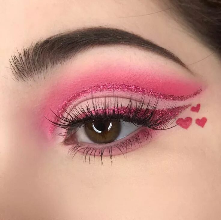 Красивый макияж стрелок Visit my blog #savepin #valentinesday #makeup #romantic #datenight #sexymakeup #