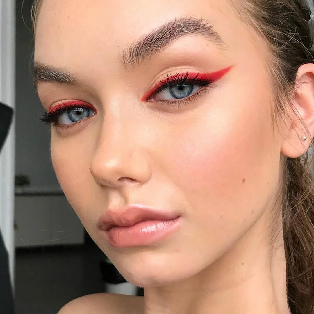 Красивый макияж стрелок 390 отметок "Нравится", 0 комментариев - SKIN TYPES MAGAZINE (@skintypesmag) в I