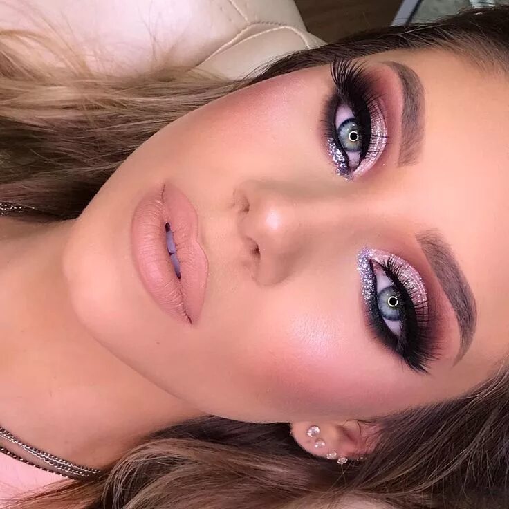 Красивый макияж тон Pin on makeup in 2024 Night makeup, Glowing makeup, Beautiful makeup