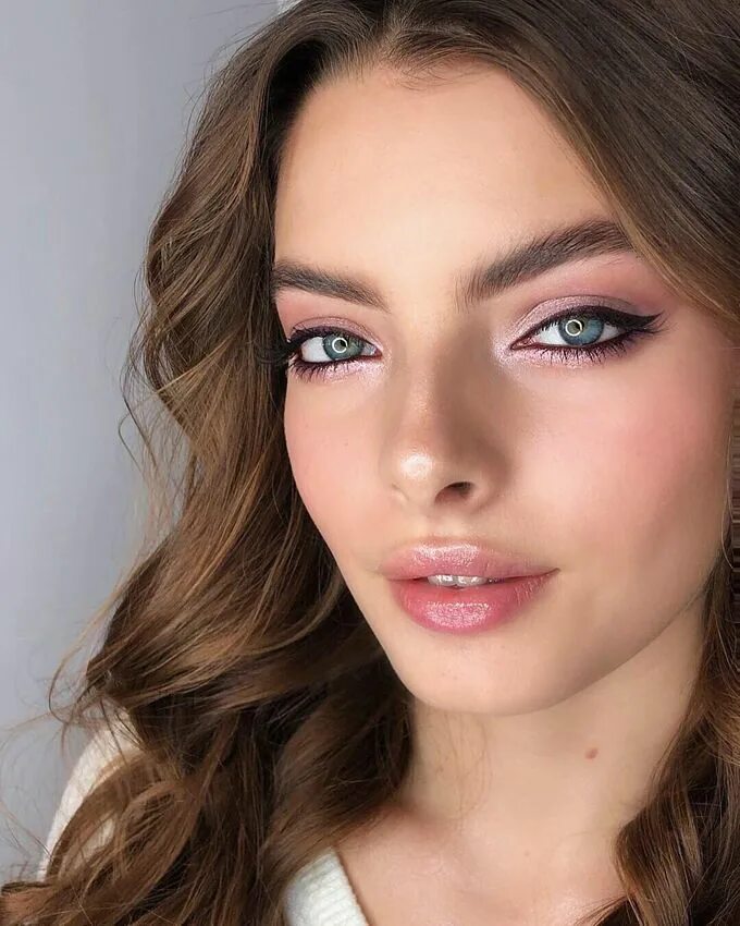 Красивый макияж в школу MOSCOW by MakeupFairy Bridestory.com