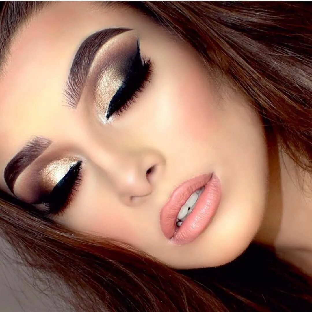 Красивый макияж во сне #makeup #instamakeup #cosmetic #cosmetics #fashion #eyeshadow #lipstick #gloss #