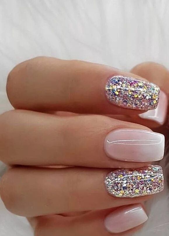 Красивый маникюр 2024 блестящий Pin by Doleanu Rebeca on nails Nails design with rhinestones, Pretty nails, Styl