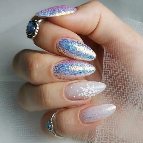 Красивый маникюр 2024 блестящий 65 Christmas Nails Designs to Try in 2024 Маникюр, Нейл-арт, Идеи для ногтей