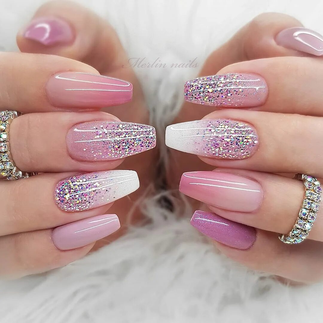Красивый маникюр 2024 блестящий Közzétéve itt: Műkörmök- díszítések. Nail art
