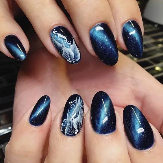 Красивый маникюр 2024 кошачий глаз Alerta tendencia! El estilo de 'cat eye' para uñas está arrasando con Instagram 