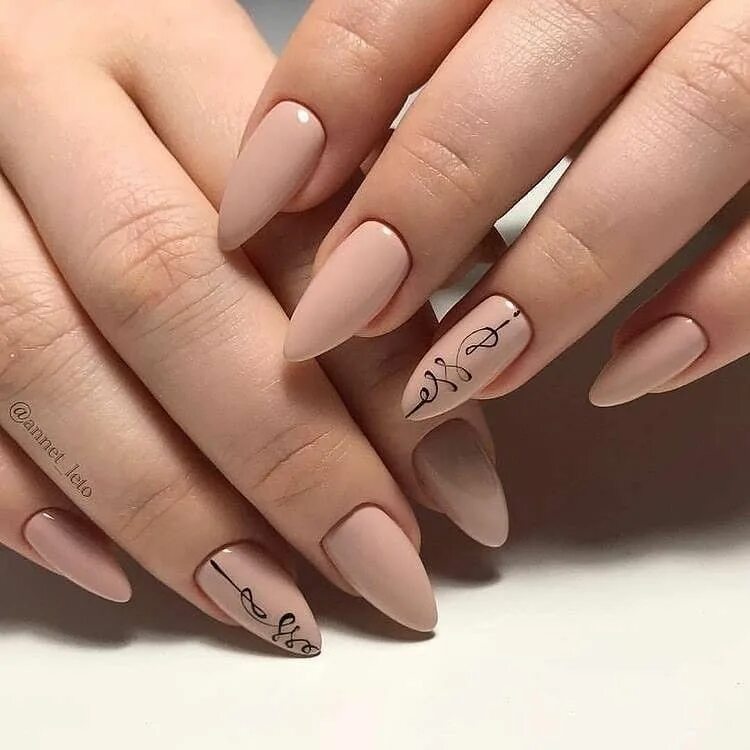 Красивый маникюр 2024 миндаль бежевый Pin di Anna... su Маникюр/Manicure Unghie idee, Unghie, Unghie gel
