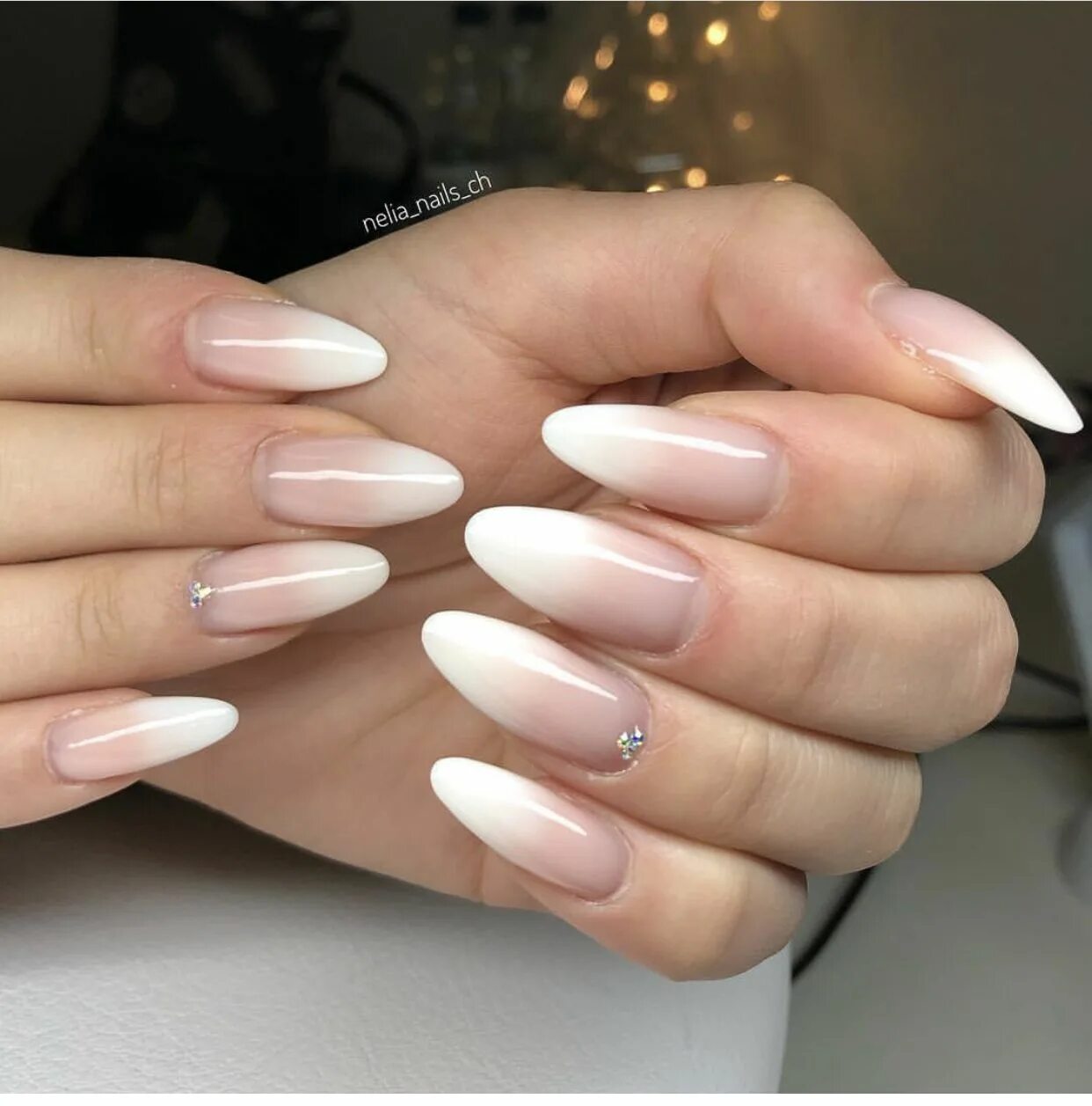 Красивый маникюр 2024 миндаль с рисунком омбре Loving French fade ombré nails French fade nails, Almond nails, Faded nails