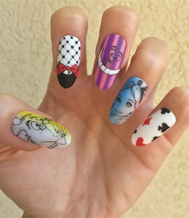 Красивый маникюр алиса Salon-Modded Nails: Award-Winning Nail Art Made Wearable Disney acrylic nails, N