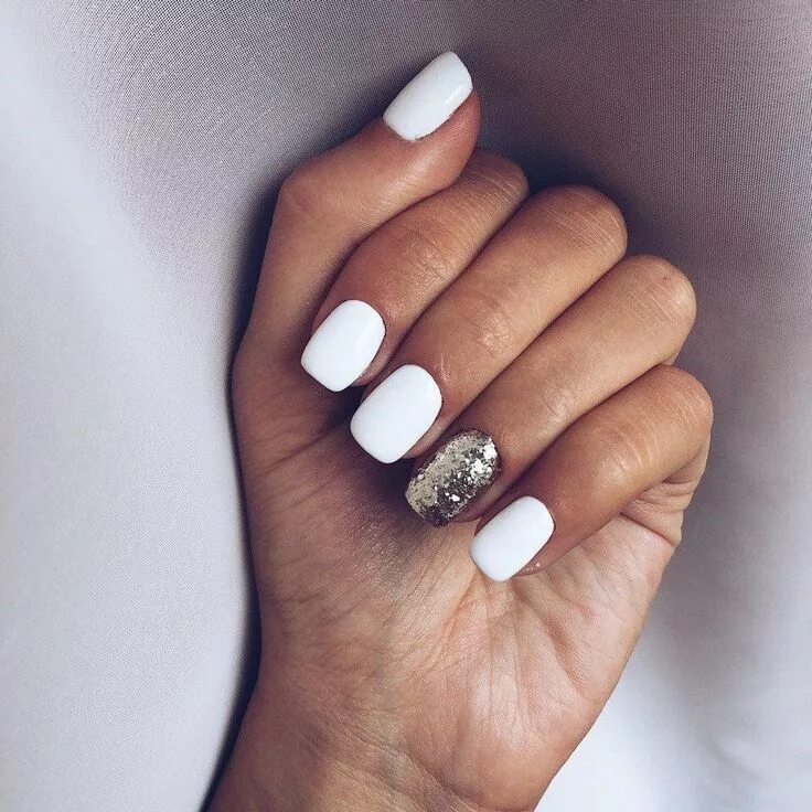 Красивый маникюр белых ногтей Pin on mis favoritos White glitter nails, Perfect nails, Short nail designs