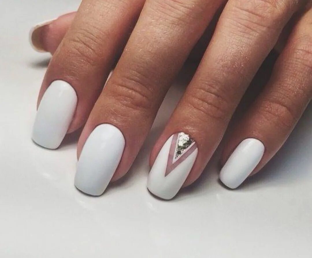 Красивый маникюр белых ногтей Vernie blanc sombre Unghie idee, Unghie semplici ed eleganti, Unghie gel