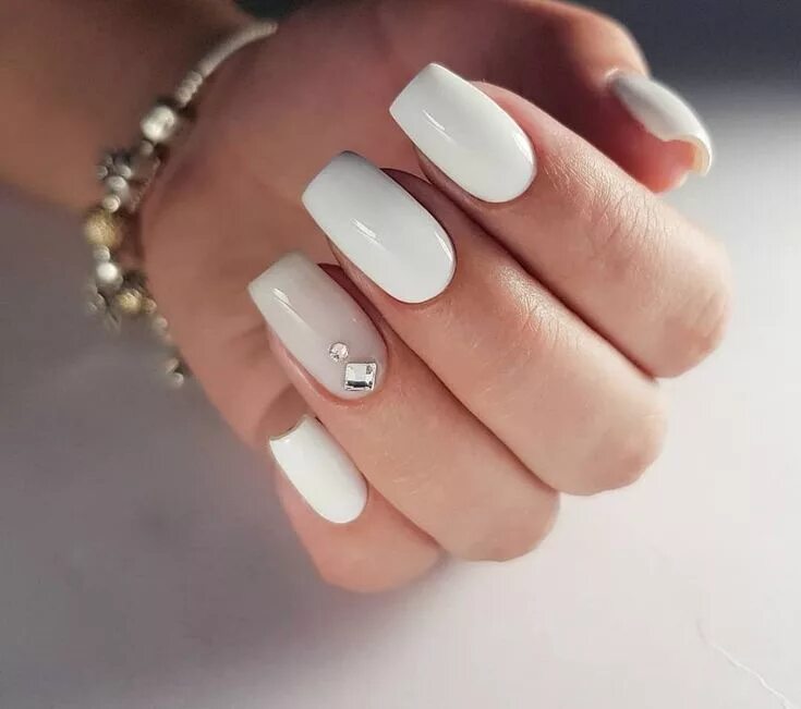 Красивый маникюр белым лаком Nail Art #4356 - Best Nail Art Designs Gallery BestArtNails.com White nails, Squ