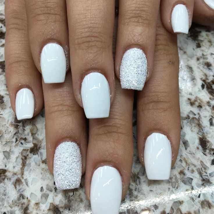 Красивый маникюр белым лаком 9 White-on-White Nail Designs to Keep Your Mani Looking Polished White gel nails