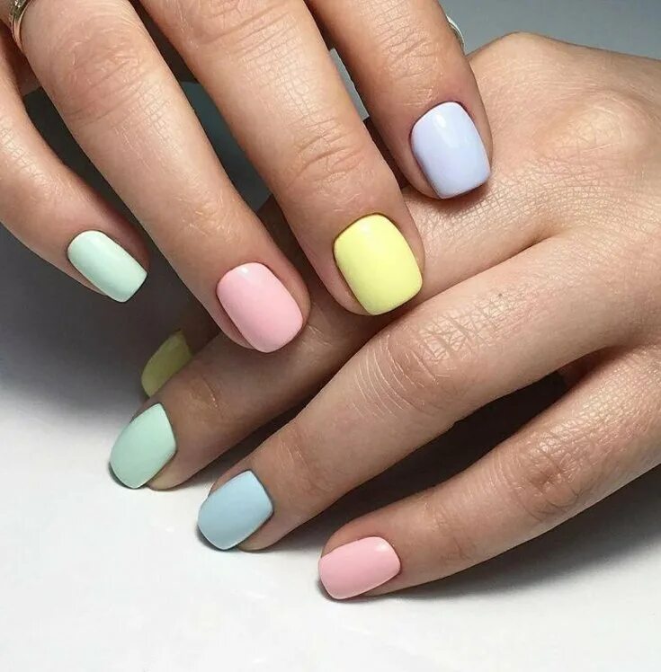 Красивый маникюр без рисунка Summer manicure for short square nails